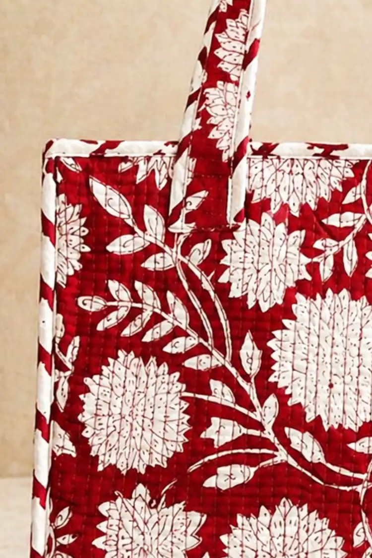 Arth-wali Handblock Crimson Bloom Quilted Lunch Bag - Image 3